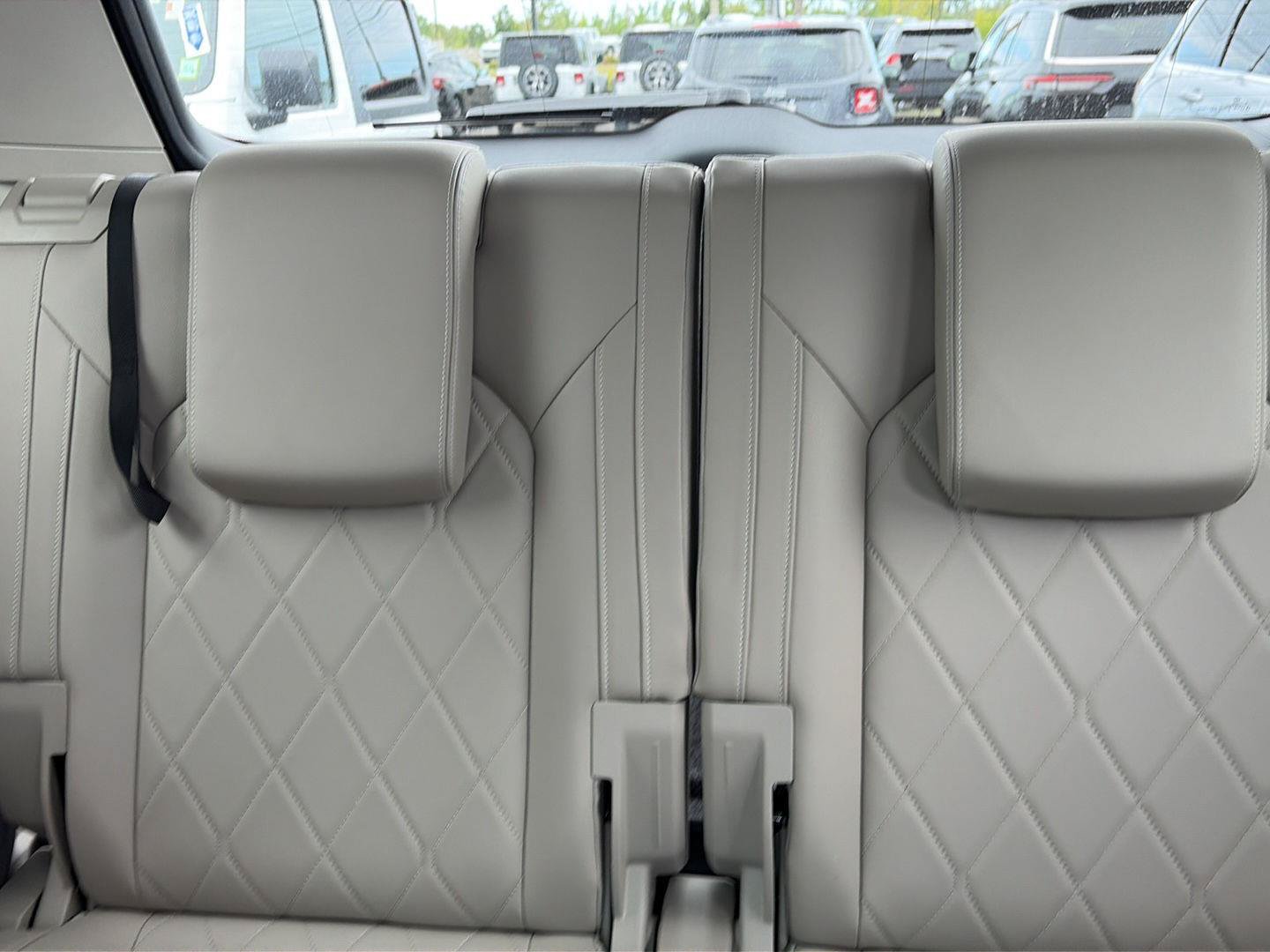 Used 2024 Volkswagen Atlas SEL Premium R-Line AWD/4WD image 7