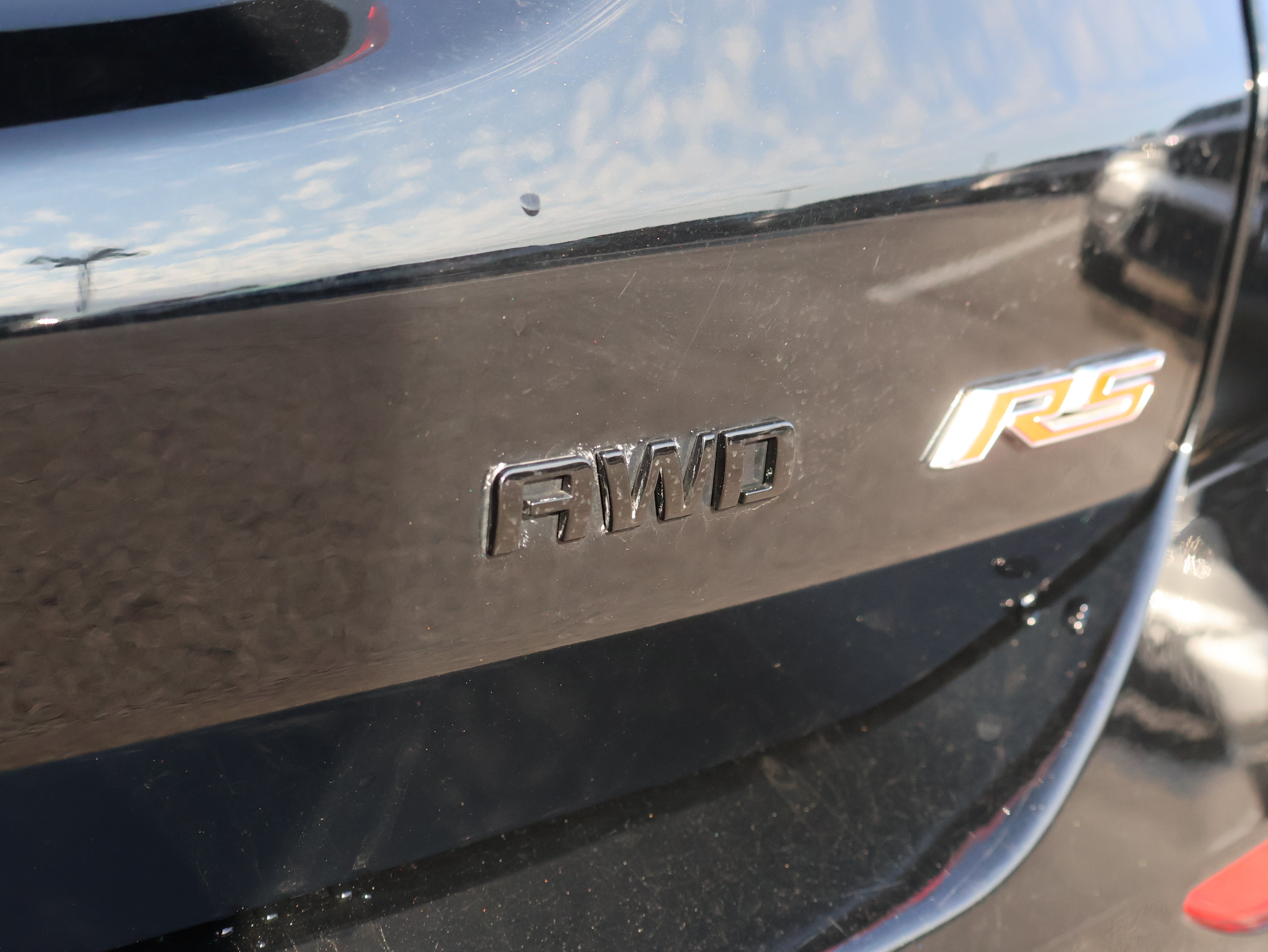 Used 2023 Chevrolet Equinox RS w/ LPO, Floor Liner Package AWD/4WD image 16
