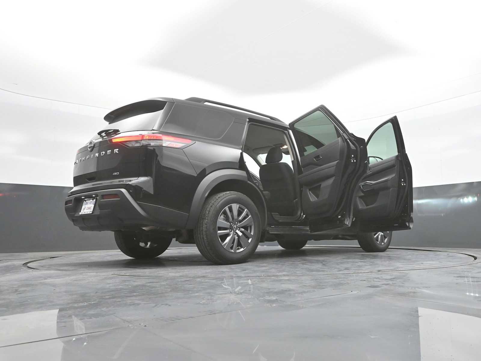 Used 2025 Nissan Pathfinder SV AWD/4WD image 47