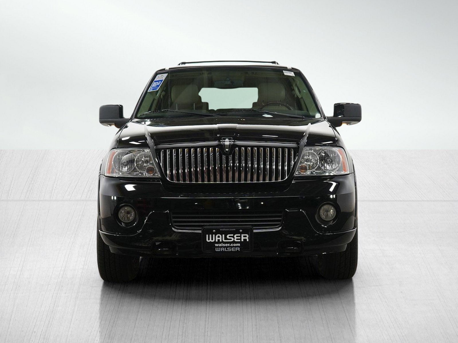 Used 2004 Lincoln Navigator Ultimate AWD/4WD image 8