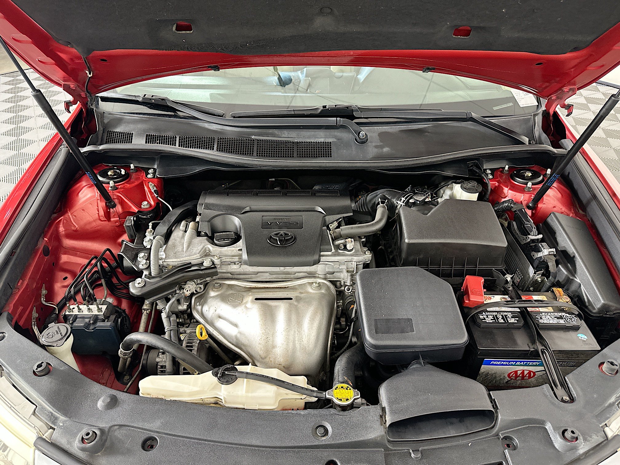 Used 2012 Toyota Camry LE FWD image 29
