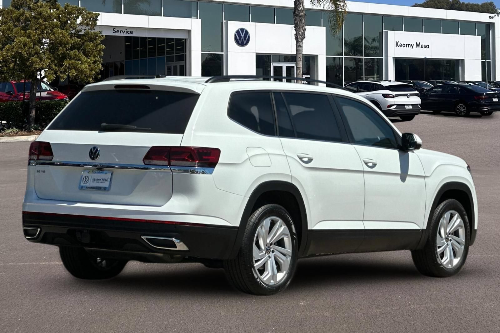 Used 2023 Volkswagen Atlas SE w/ Panoramic Sunroof Package FWD image 4