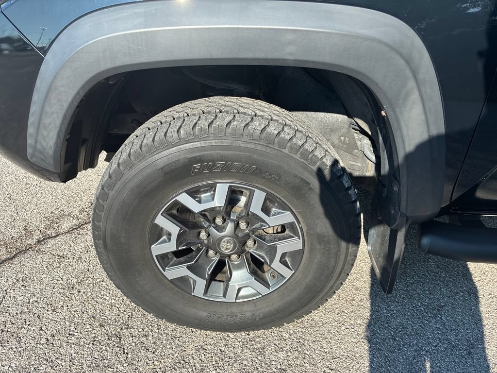 Used 2016 Toyota Tacoma TRD Off-Road w/ Towing Package AWD/4WD image 9