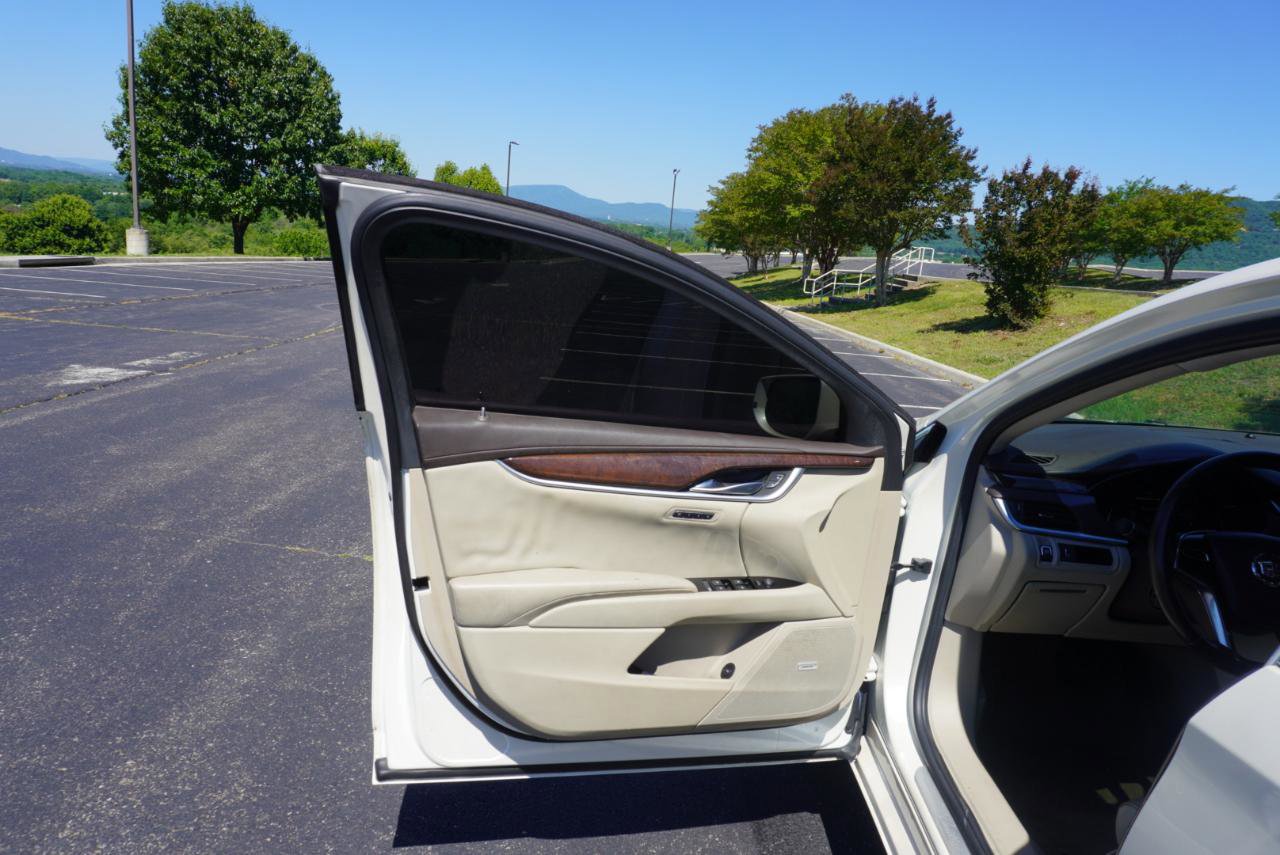 Used 2013 Cadillac XTS Luxury w/ Driver Awareness Package FWD image 12
