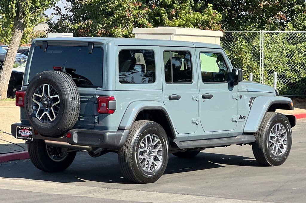 New 2026 Jeep Wrangler Unlimited Sahara AWD/4WD image 4