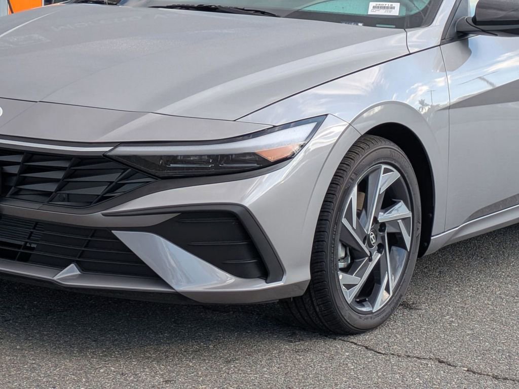 New 2025 Hyundai Elantra Sport image 10