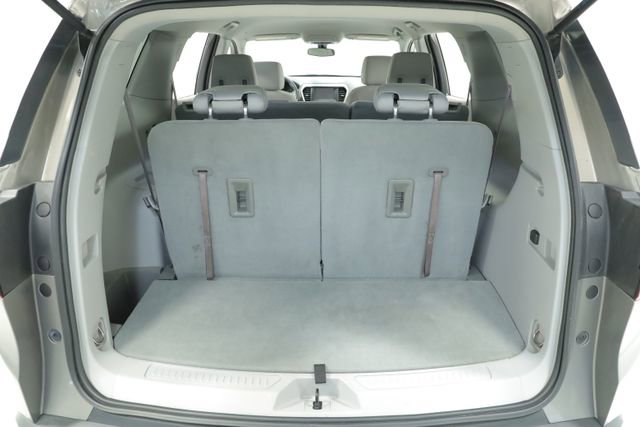 Used 2019 GMC Acadia SLE image 32