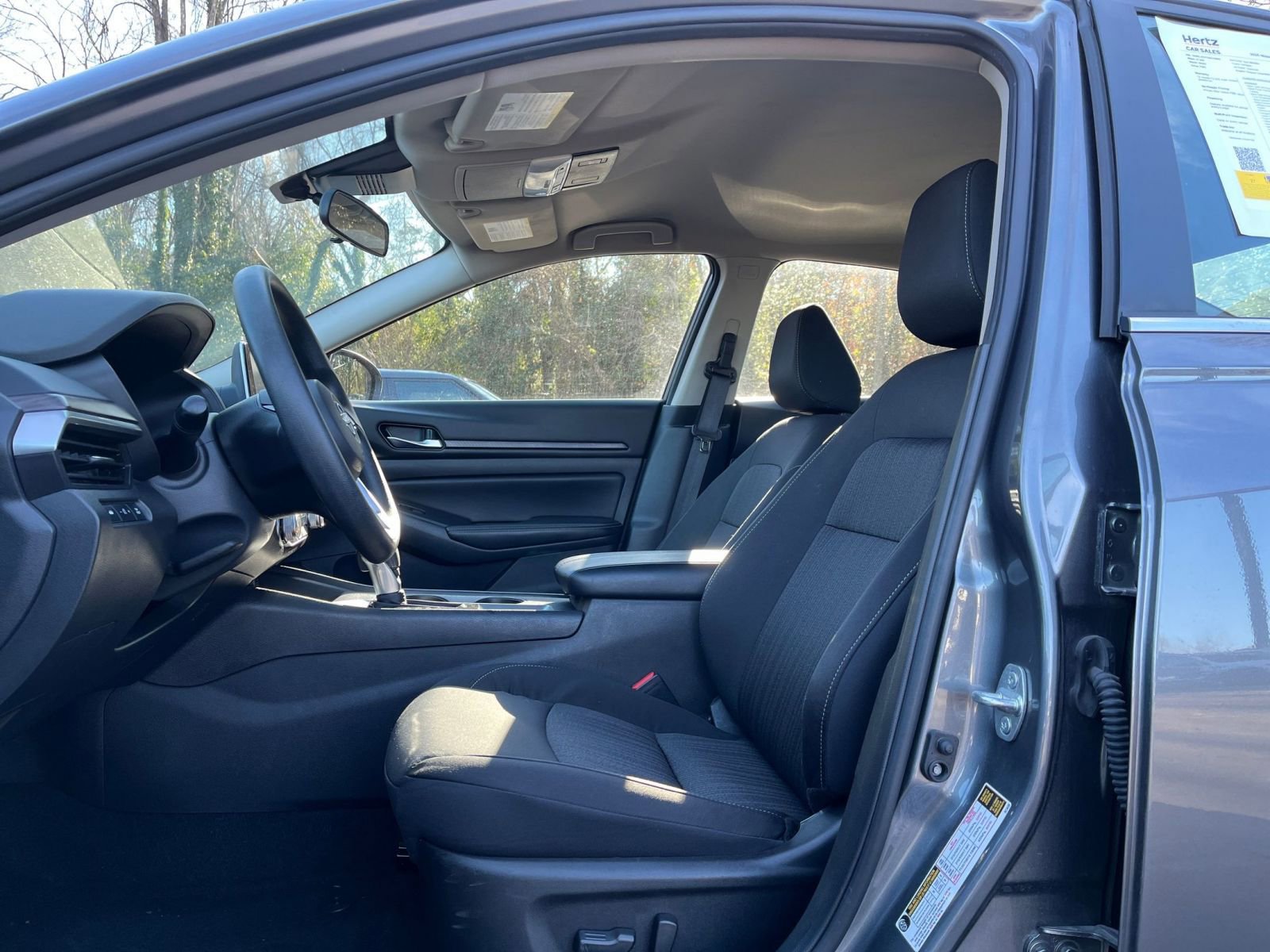 Used 2025 Nissan Altima 2.5 SV image 25