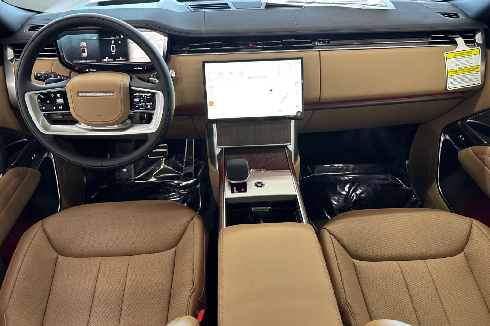 New 2026 Land Rover Range Rover Long Wheelbase SE AWD/4WD image 14