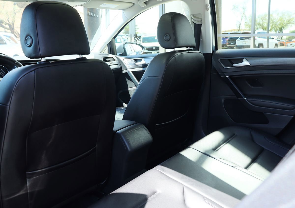 Used 2018 Volkswagen Golf SE image 31