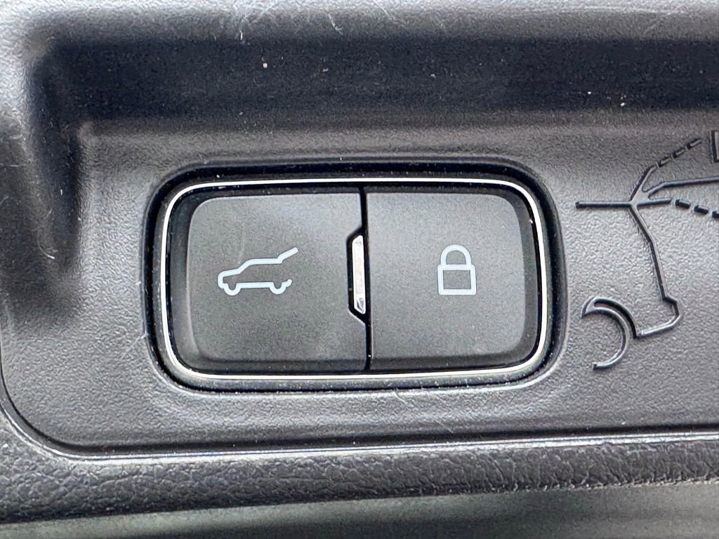 Certified 2022 Ford Explorer Limited w/ Equipment Group 301A image 46