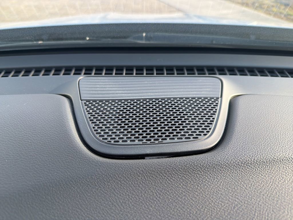 Used 2024 Chrysler Pacifica Touring-L FWD image 60