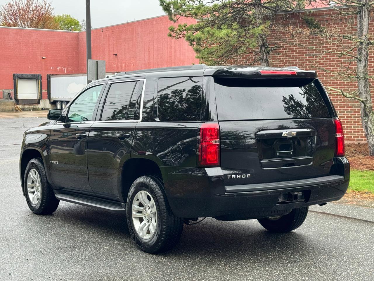 Used 2017 Chevrolet Tahoe LS AWD/4WD image 4
