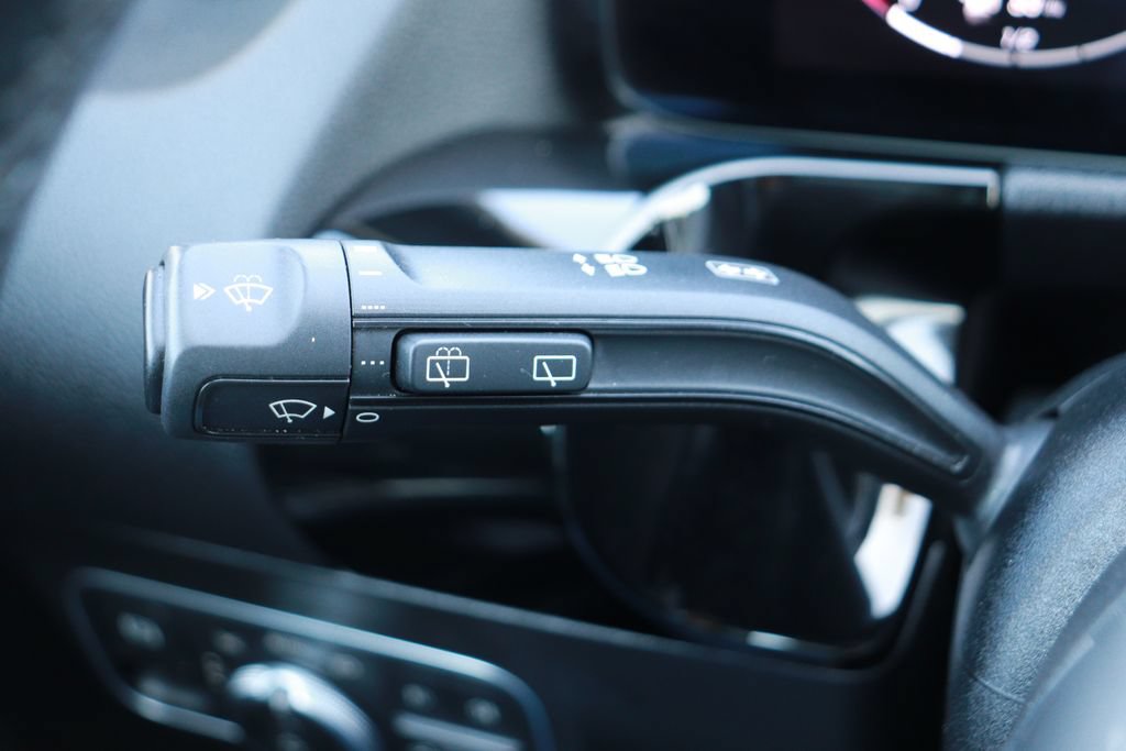 Used 2025 Mercedes-Benz GLA 250 image 24