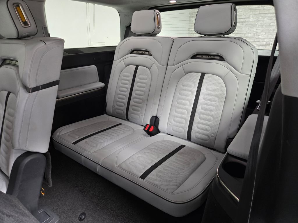 Used 2023 Rivian R1S Launch Edition image 36