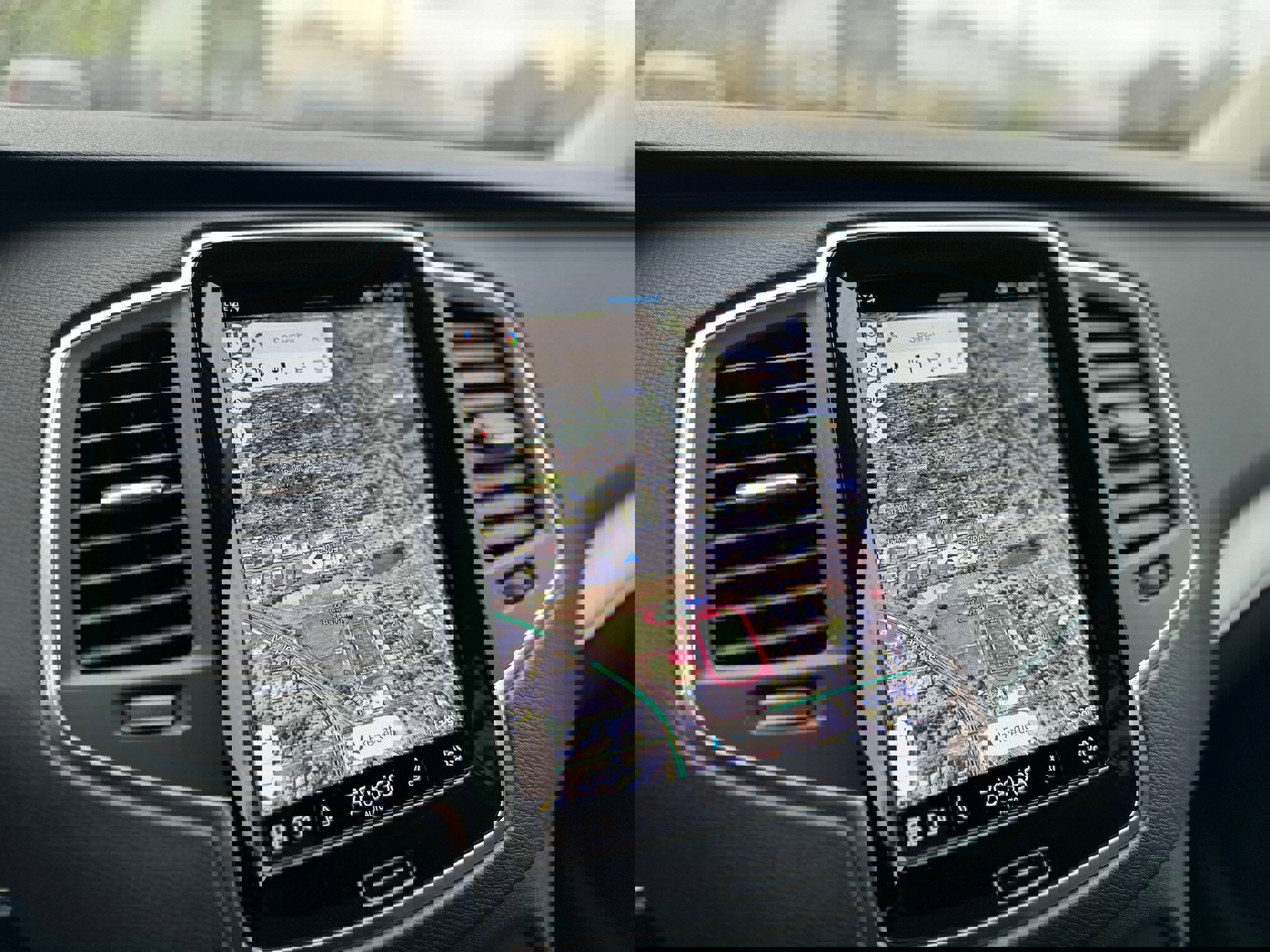 Certified 2025 Volvo XC90 B5 Core image 9