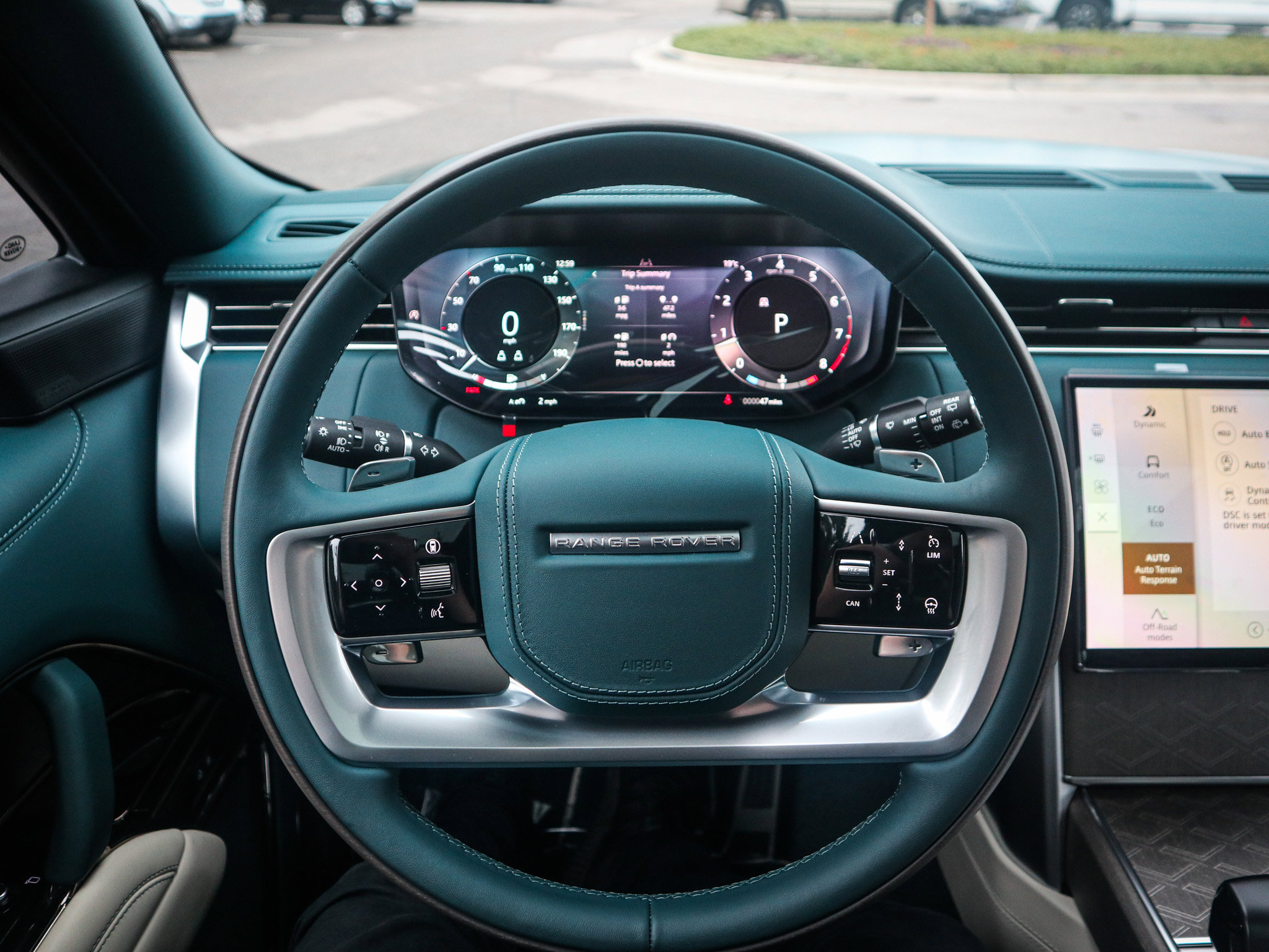 Used 2025 Land Rover Range Rover SV image 22