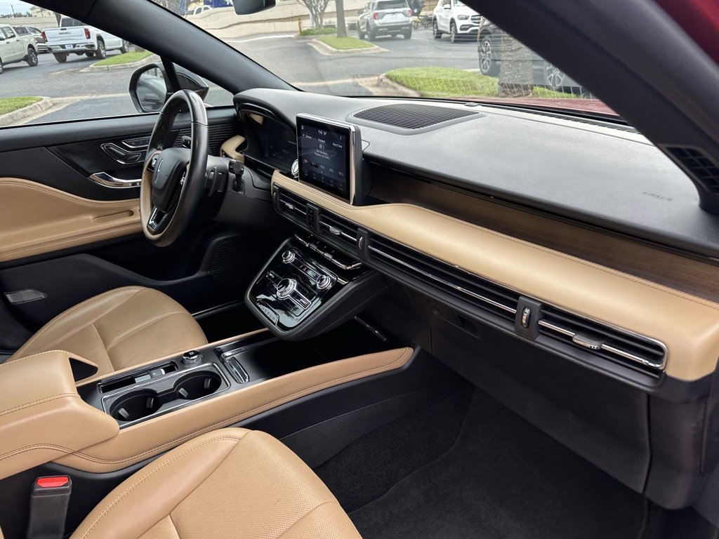 Used 2022 Lincoln Corsair Reserve image 22
