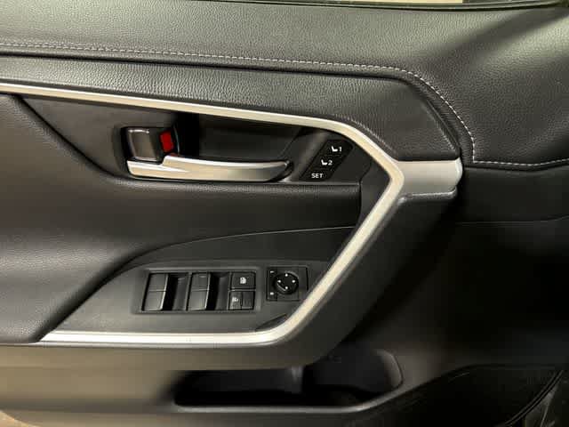 Used 2019 Toyota RAV4 Limited w/ Carpet Mat Package AWD/4WD image 23
