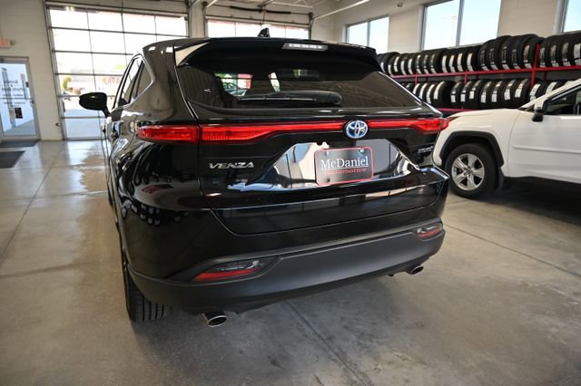 Used 2022 Toyota Venza LE AWD/4WD image 7