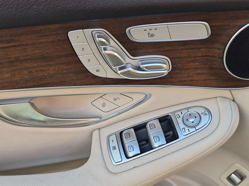 Used 2020 Mercedes-Benz GLC 300 image 24
