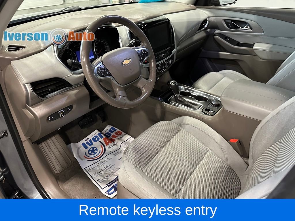 Used 2020 Chevrolet Traverse LT w/ Driver Confidence II Package AWD/4WD image 16