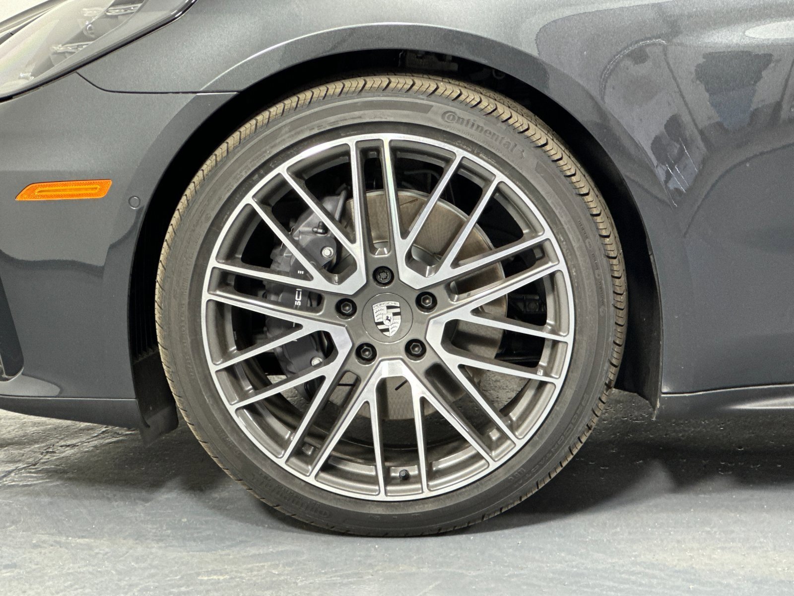 Used 2025 Porsche Panamera image 33
