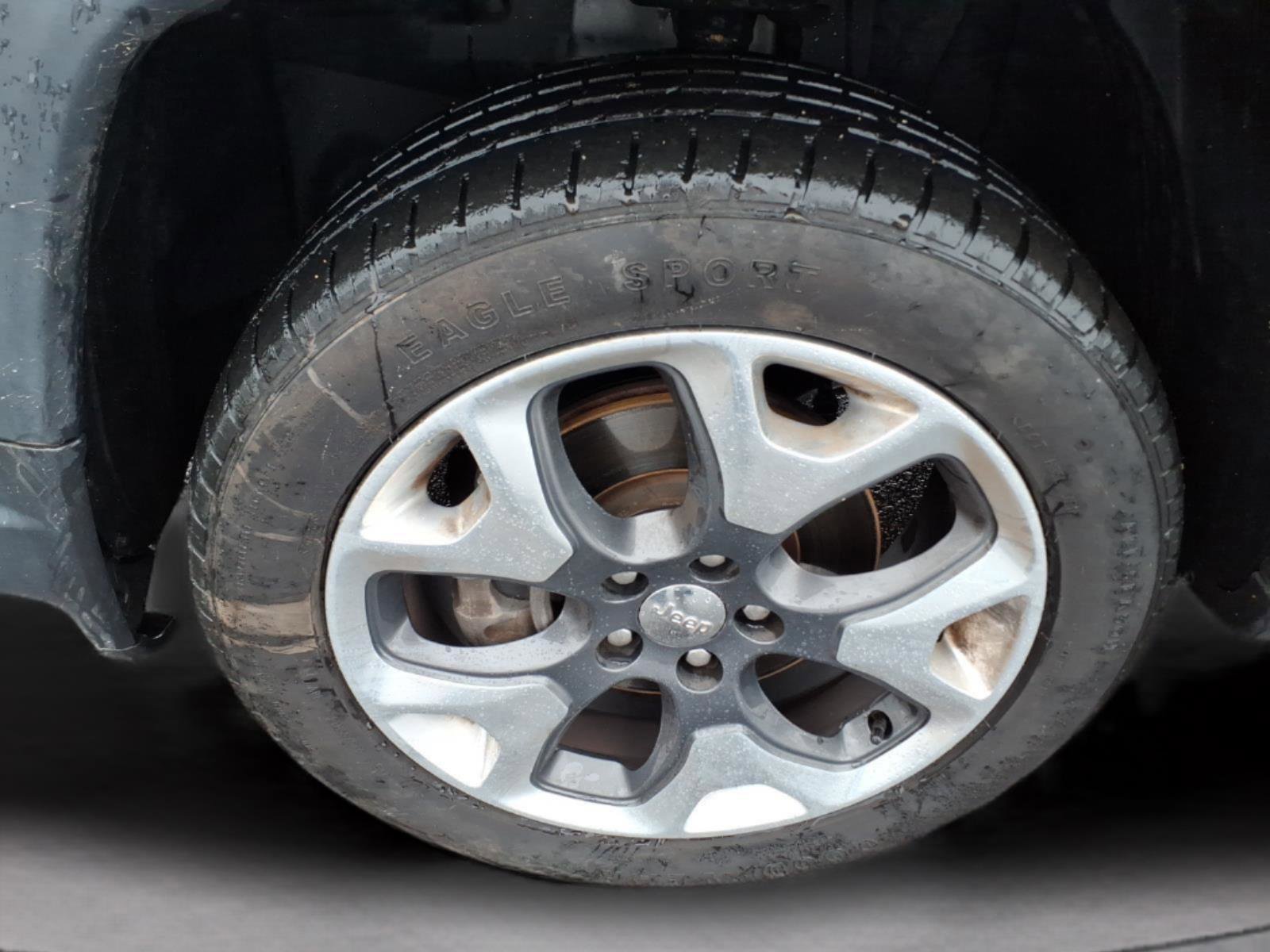 Used 2018 Jeep Compass Limited image 11