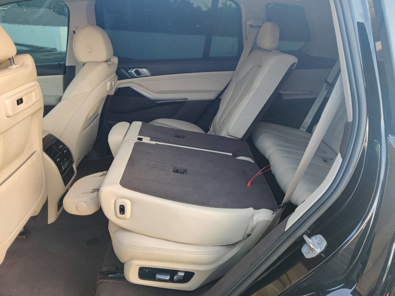 Used 2019 BMW X7 xDrive40i w/ Cold Weather Package image 26