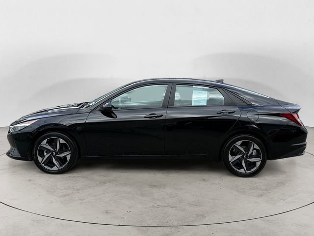Used 2023 Hyundai Elantra SEL w/ Convenience Package FWD image 2