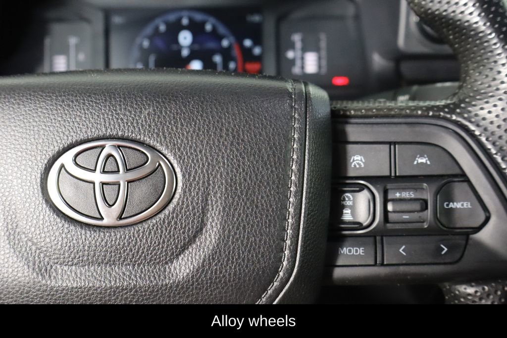 Used 2025 Toyota Tacoma SR5 AWD/4WD image 10