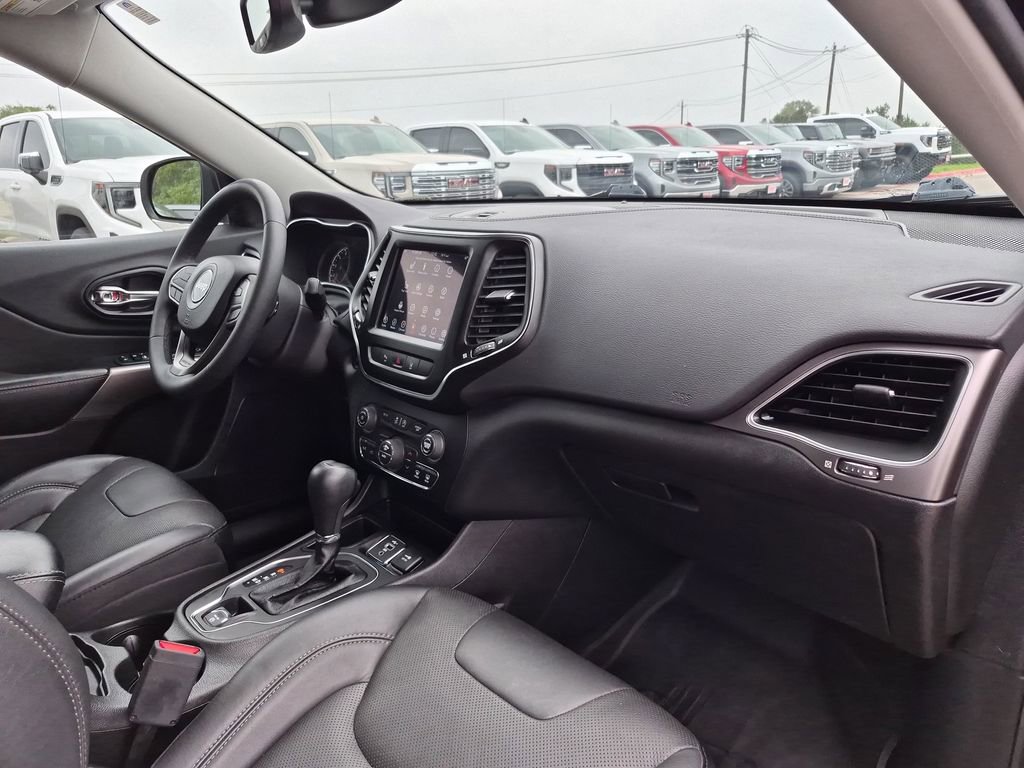 Used 2021 Jeep Cherokee Latitude Lux w/ Comfort/Convenience Group FWD image 37