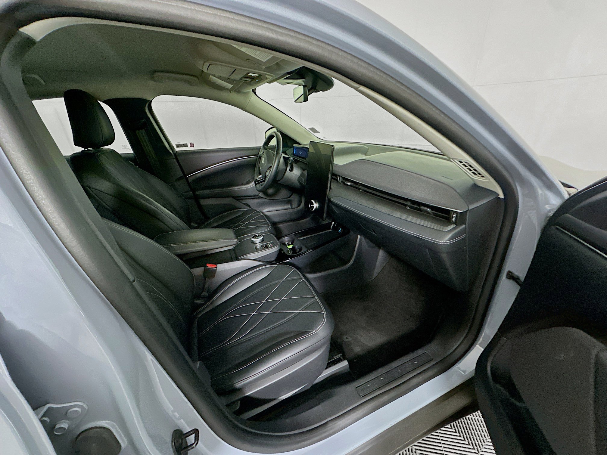 Used 2024 Ford Mustang Mach-E Select RWD image 30