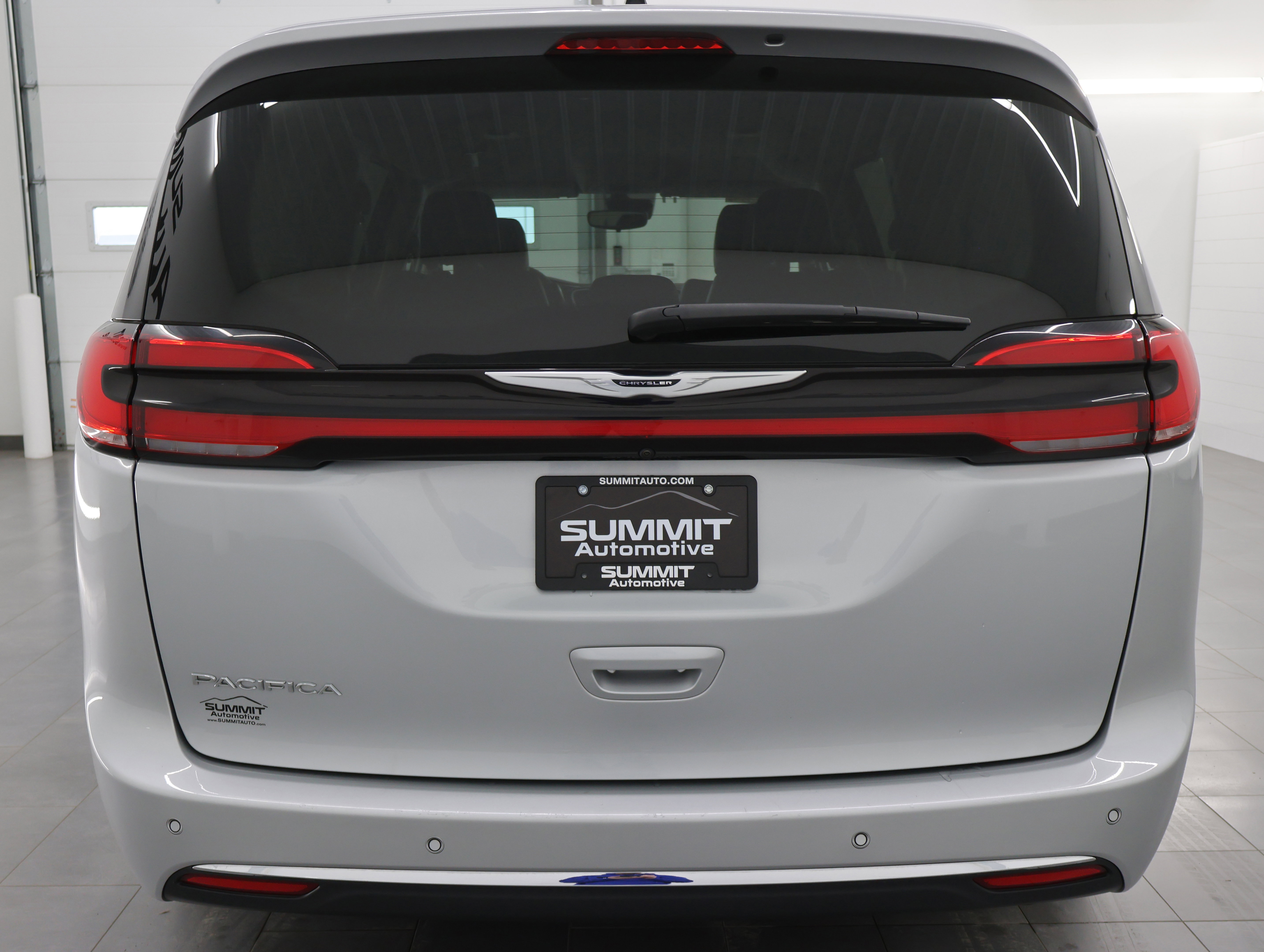 Used 2024 Chrysler Pacifica Touring-L FWD image 26