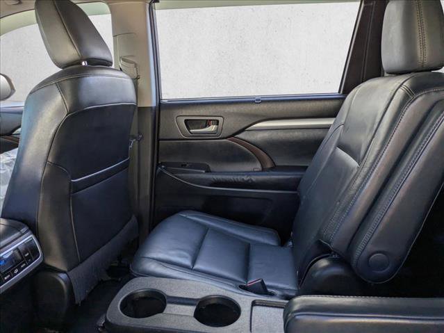 Used 2015 Toyota Highlander XLE image 20