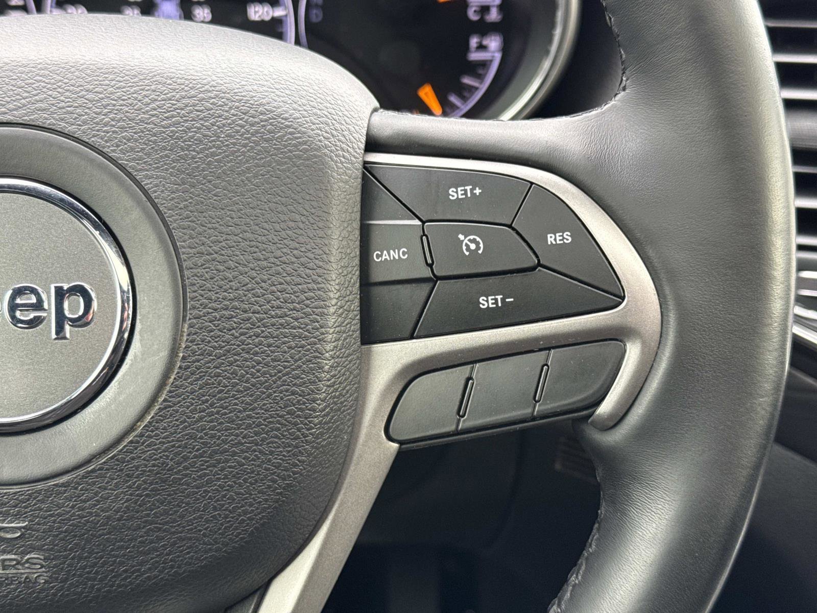 Used 2019 Jeep Grand Cherokee Altitude image 8