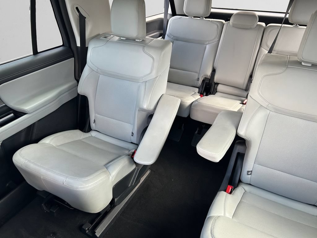 Used 2025 Ford Expedition Max Platinum w/ Driver's Package AWD/4WD image 12