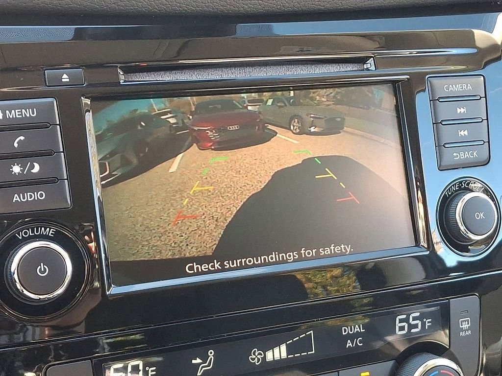 Used 2019 Nissan Rogue SV image 18