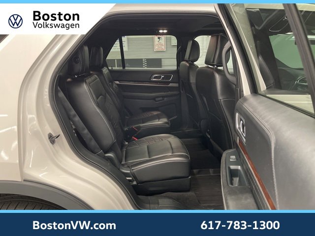 Used 2019 Ford Explorer Platinum image 14