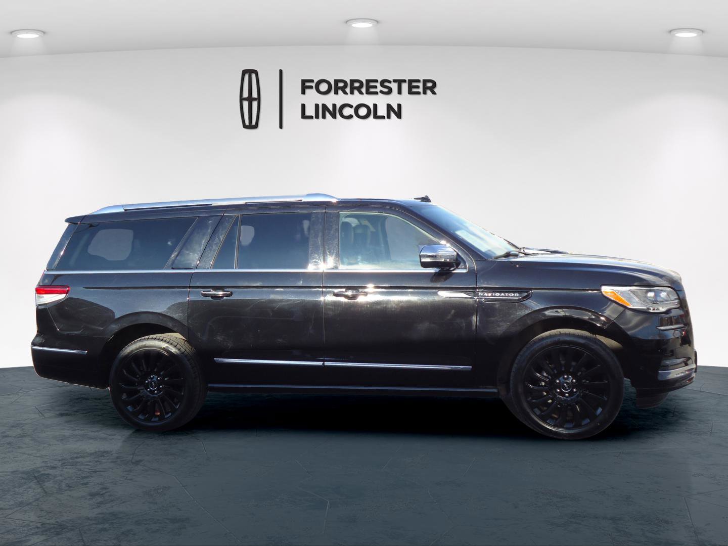 Used 2022 Lincoln Navigator L Black Label image 2