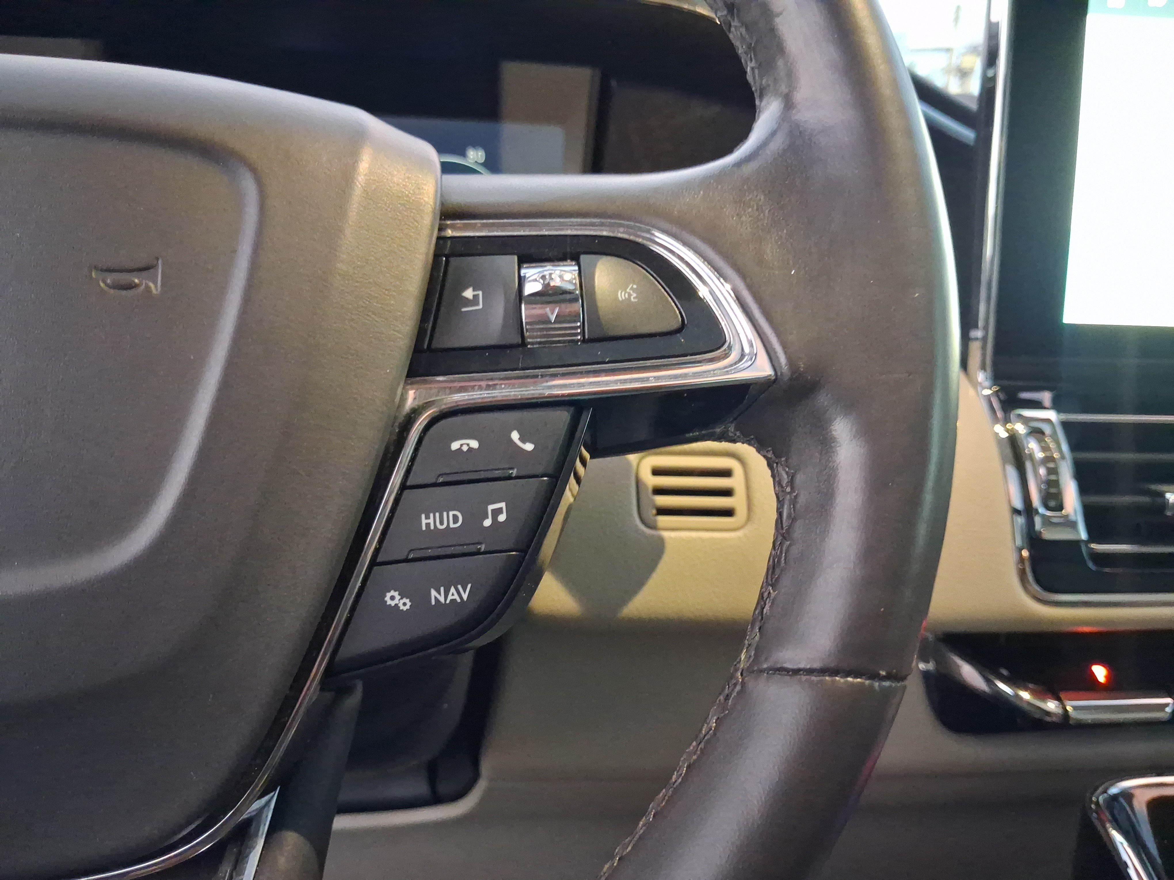 Certified 2021 Lincoln Navigator Reserve RWD image 18