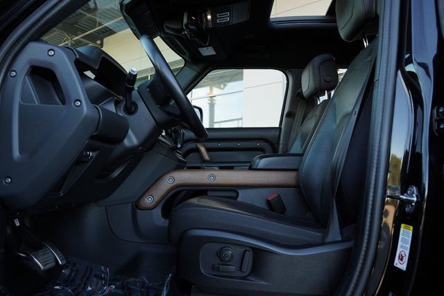 Used 2022 Land Rover Defender 110 X AWD/4WD image 19