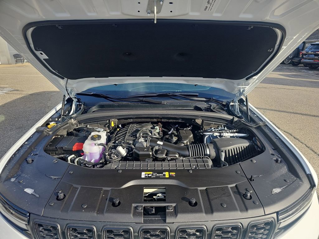 New 2025 Jeep Grand Cherokee L Altitude image 16