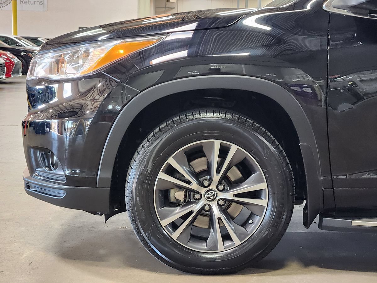 Used 2016 Toyota Highlander XLE FWD image 5