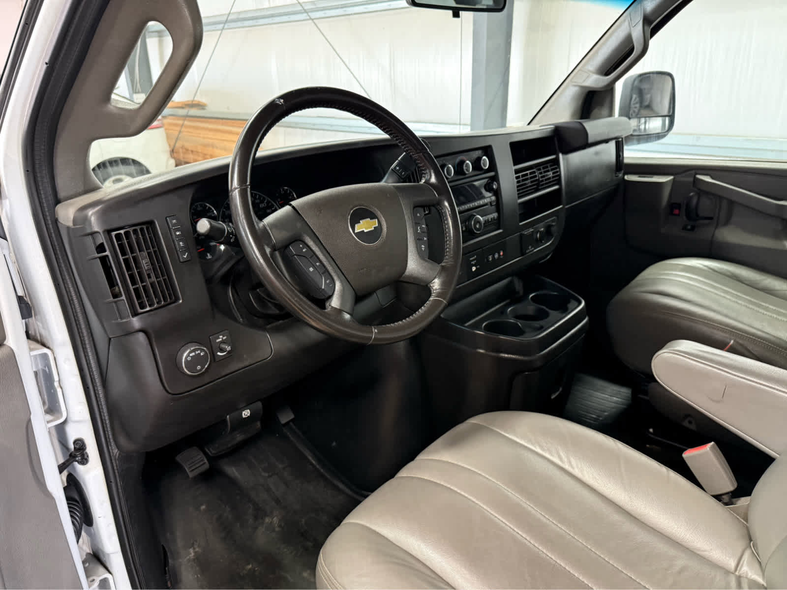 Used 2021 Chevrolet Express 2500 w/ Driver Convenience Package image 10
