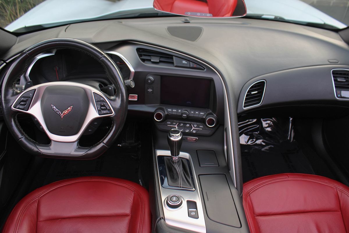 Used 2019 Chevrolet Corvette Stingray Coupe w/ 1LT RWD image 15