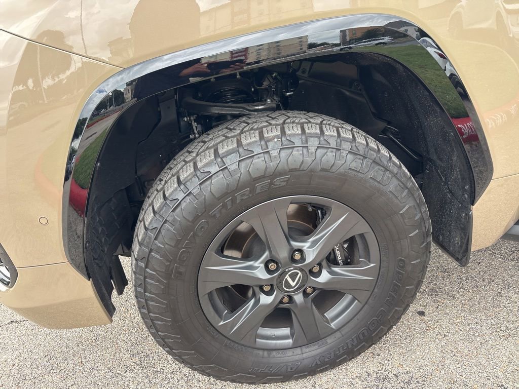 Certified 2025 Lexus LX 700h Overtrail w/ Accessory Package (Z1) AWD/4WD image 9