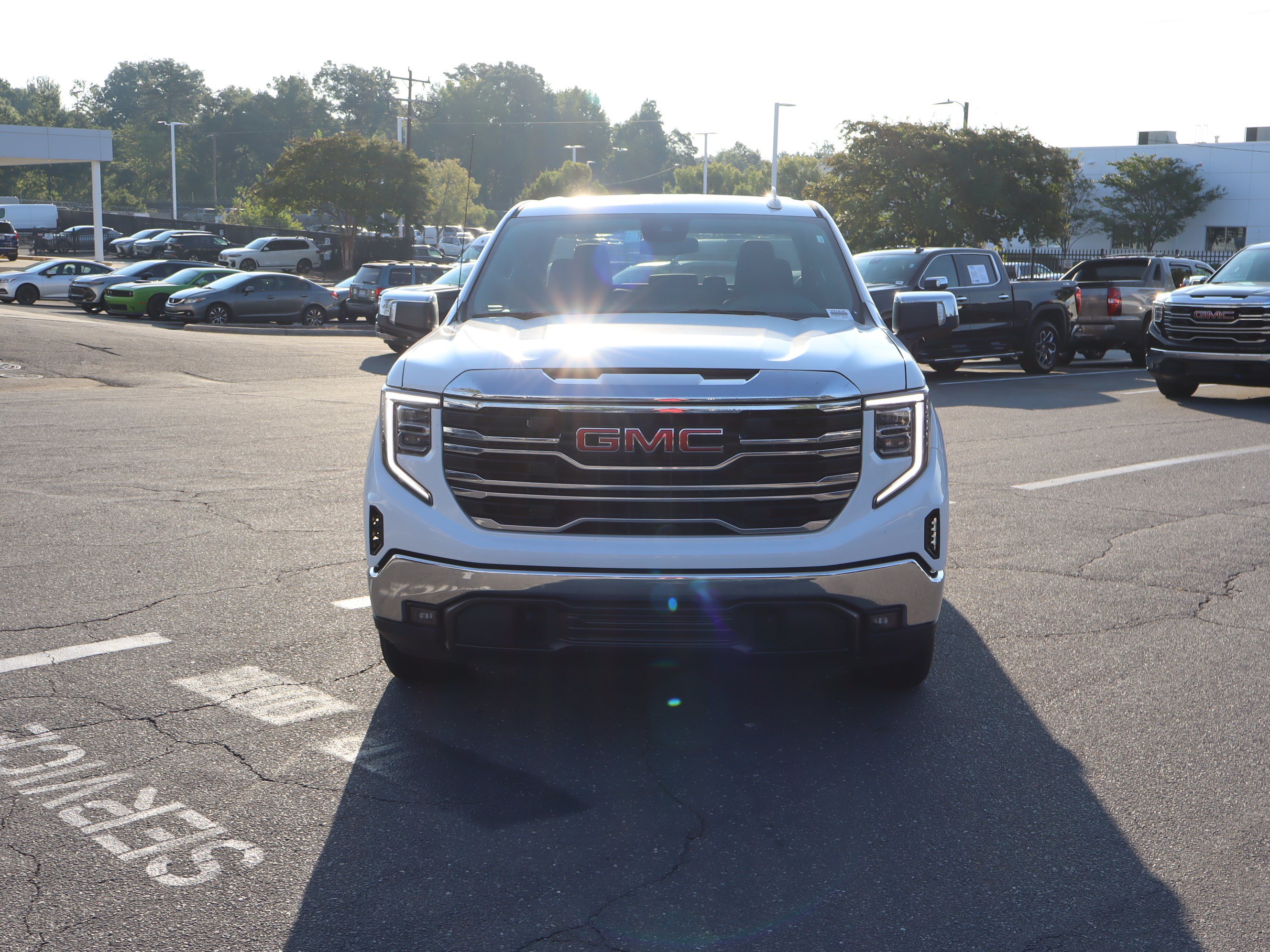 Used 2025 GMC Sierra 1500 SLT AWD/4WD image 3