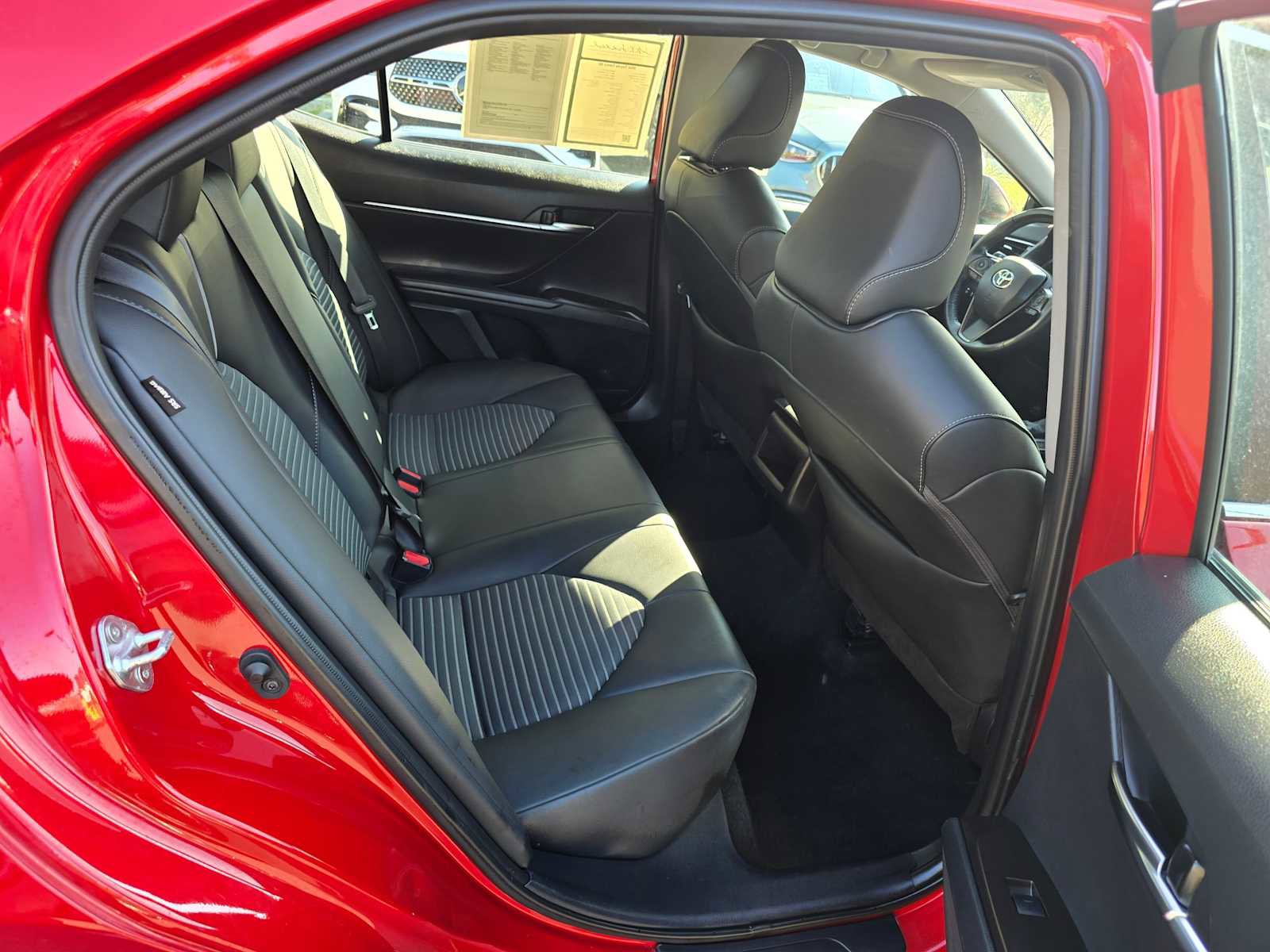 Used 2024 Toyota Camry SE image 12