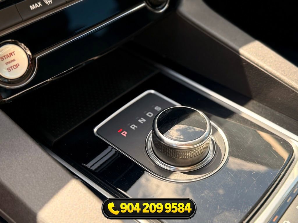 Used 2018 Jaguar F-PACE Premium image 16